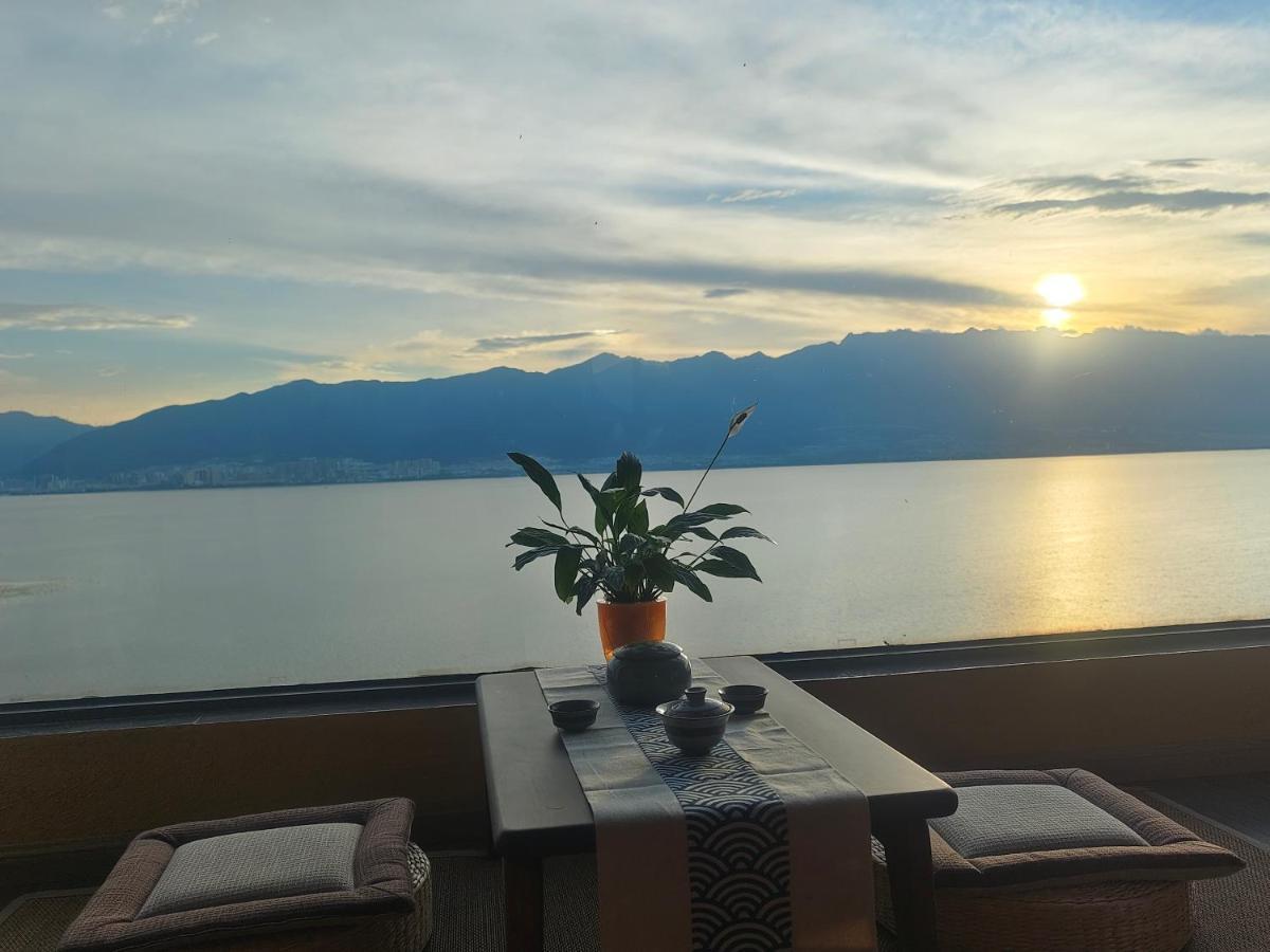 Super Invincible All Seaview Villa ต้าหลี่ ภายนอก รูปภาพ